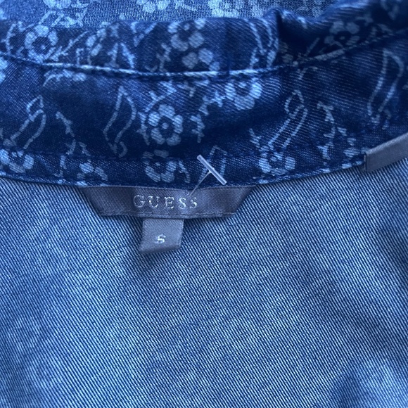 GUESS Lalima Blue Denim Printed Floral Flower Faux Pearls Casual Shirt Top RARE - Picture 11 of 11